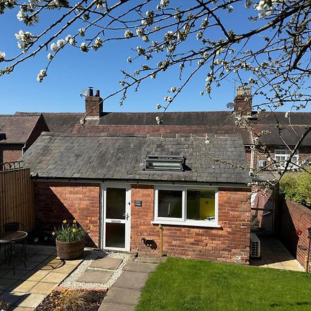 Cherry Cottage Retro Stay, Stourport-On-Severn Stourport-on-Severn Exterior foto